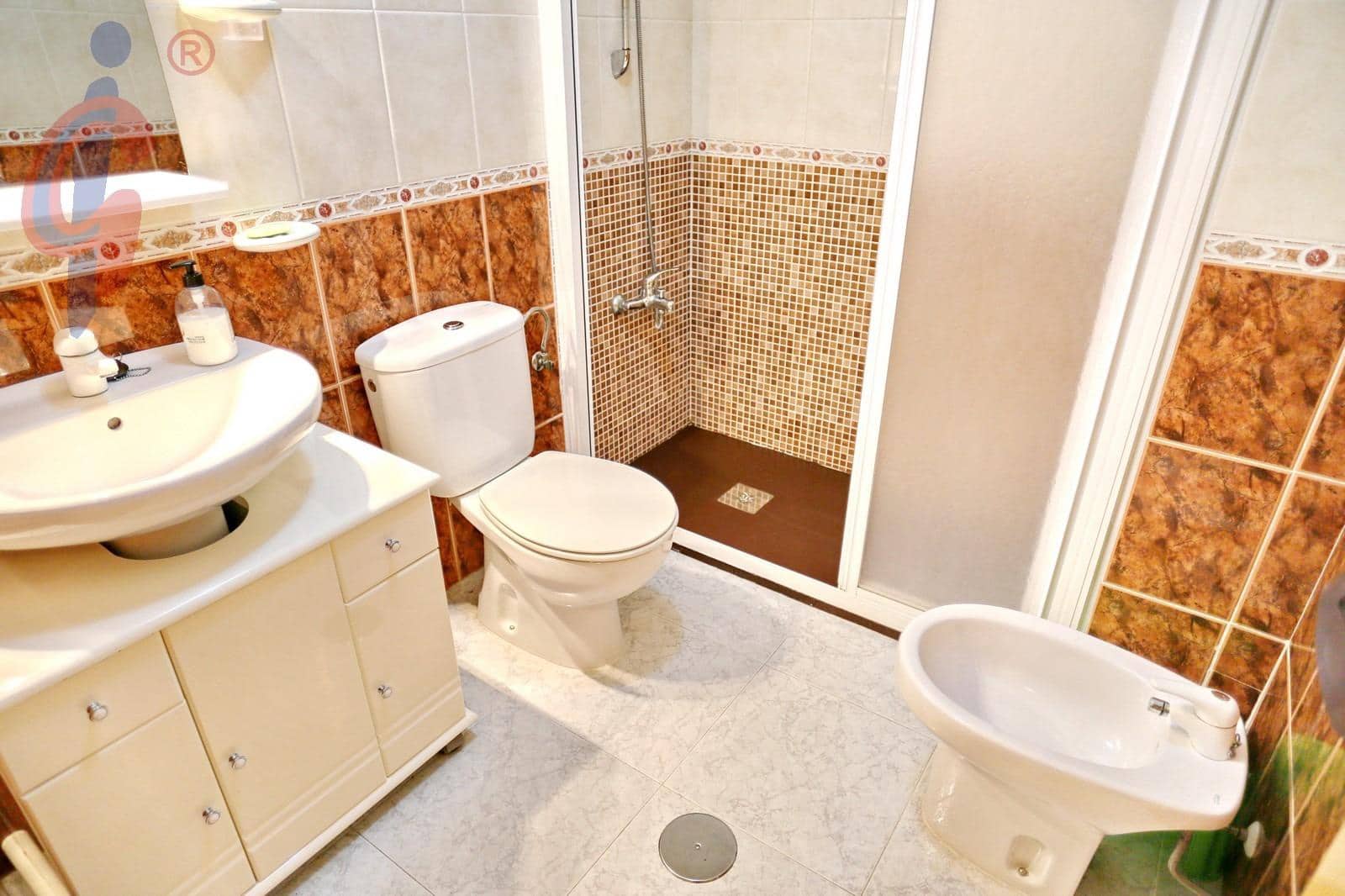 Apartamento de 2 habitaciones en Guardamar del Segura en venta con garaje - 153.000 € (Ref: 9784980)