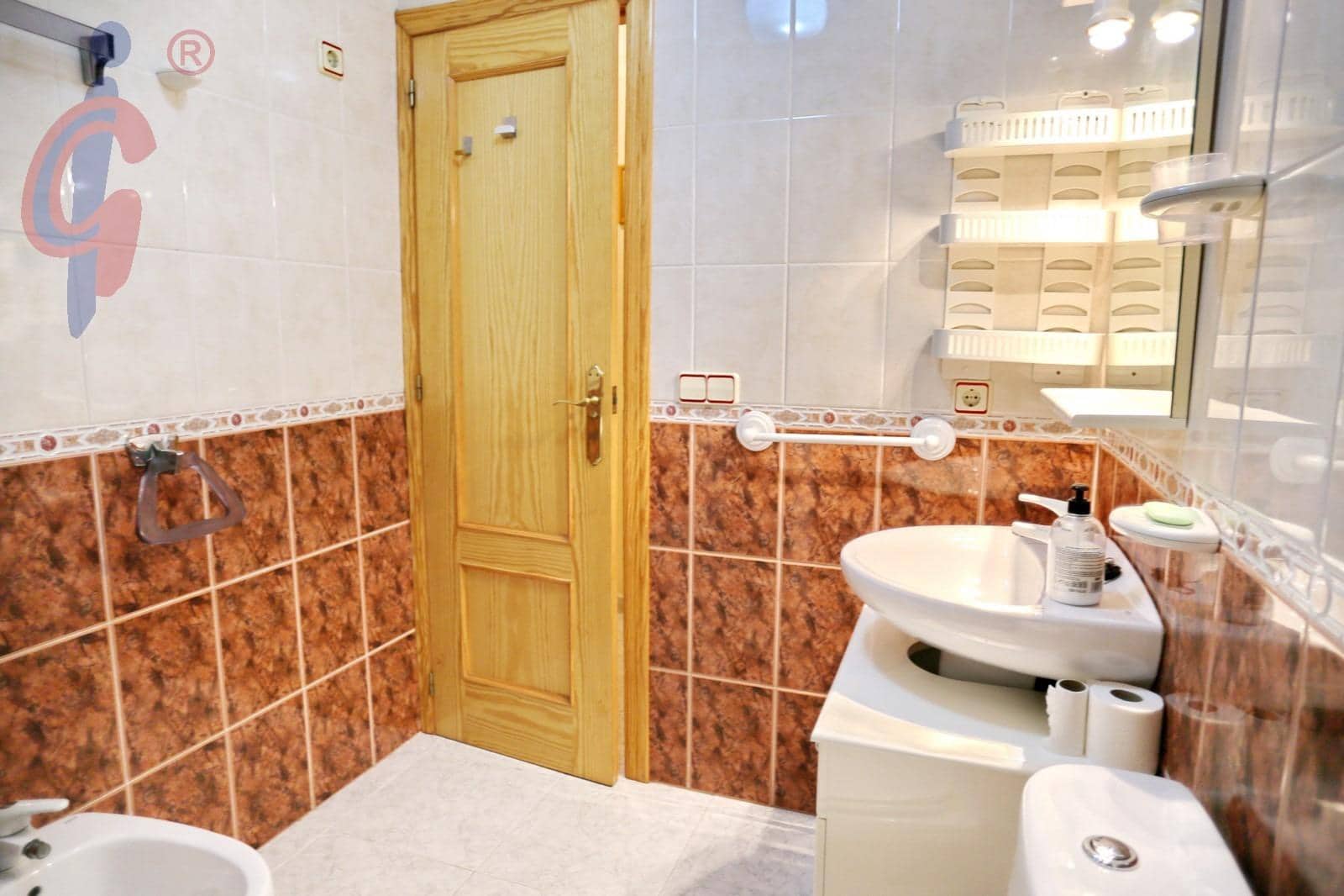 Apartamento de 2 habitaciones en Guardamar del Segura en venta con garaje - 153.000 € (Ref: 9784980)