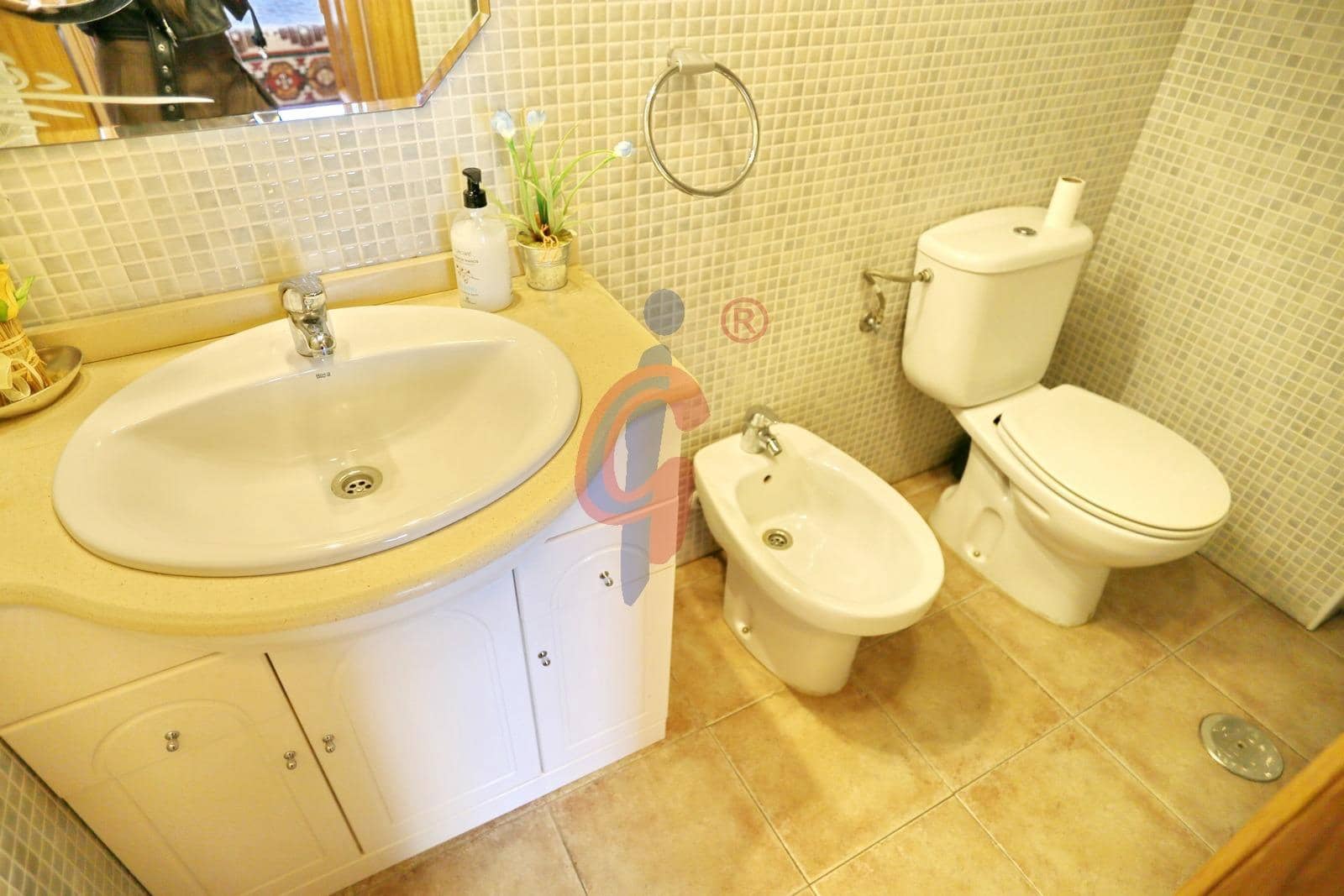 2 soverom Leilighet til salgs i Guardamar del Segura med svømmebasseng garasje - € 146 000 (Ref: 9784982)