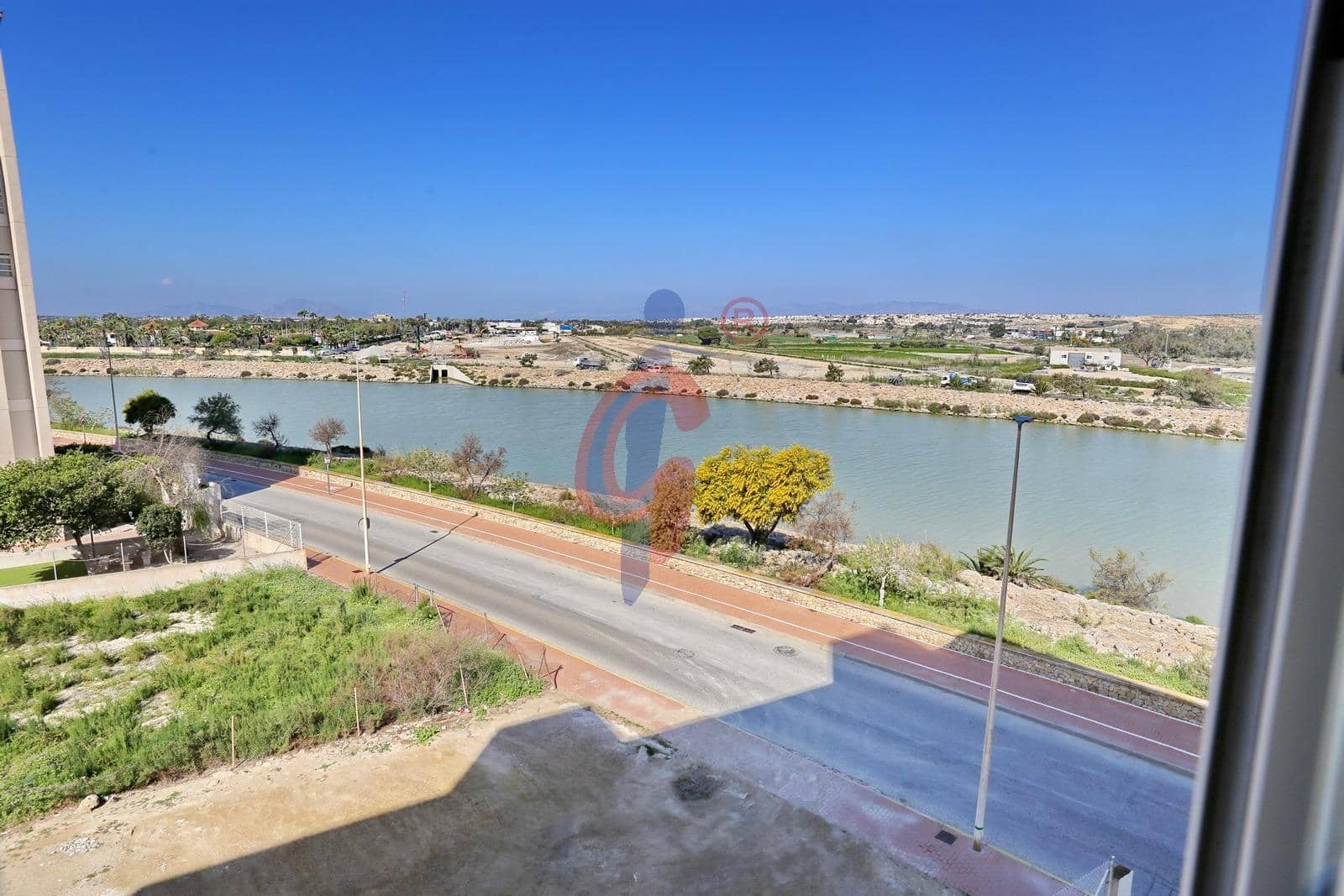 2 soverom Leilighet til salgs i Guardamar del Segura med svømmebasseng garasje - € 146 000 (Ref: 9784982)