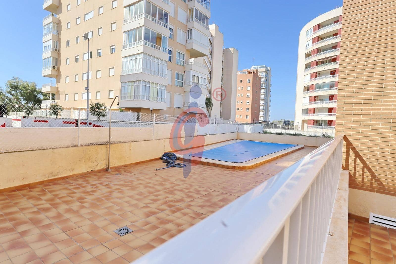 2 soverom Leilighet til salgs i Guardamar del Segura med svømmebasseng garasje - € 146 000 (Ref: 9784982)