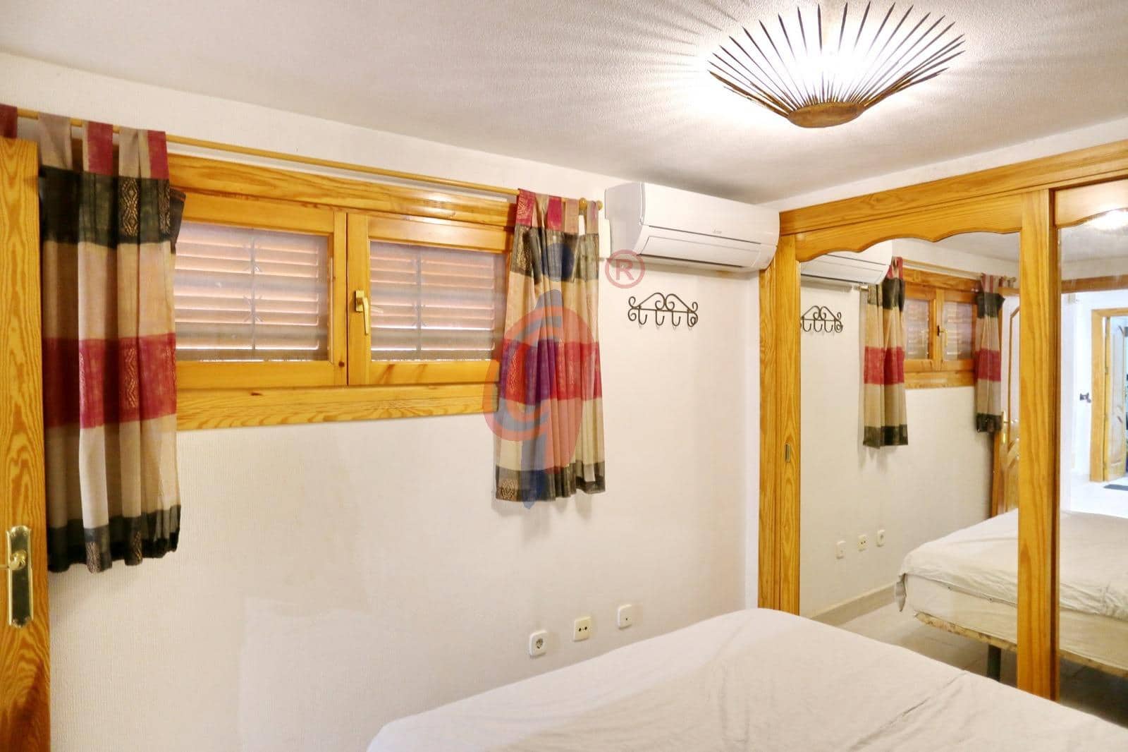 3 soverom Rekkehus til salgs i Guardamar del Segura med garasje - € 395 000 (Ref: 9791153)