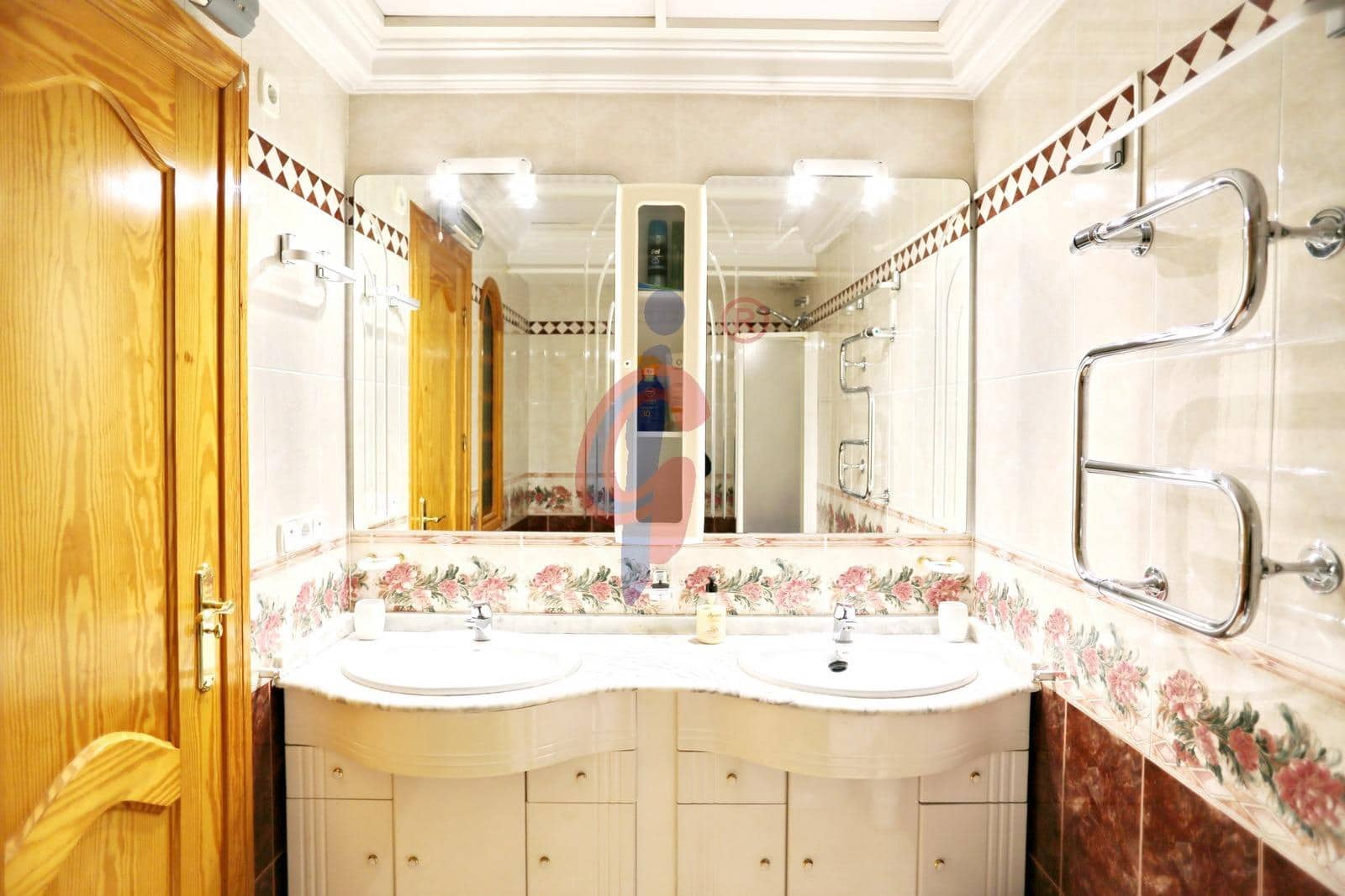 3 soverom Rekkehus til salgs i Guardamar del Segura med garasje - € 395 000 (Ref: 9791153)