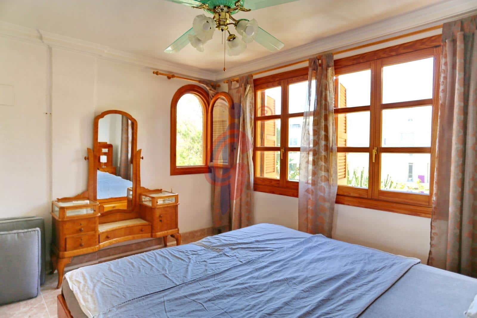 3 soverom Rekkehus til salgs i Guardamar del Segura med garasje - € 395 000 (Ref: 9791153)