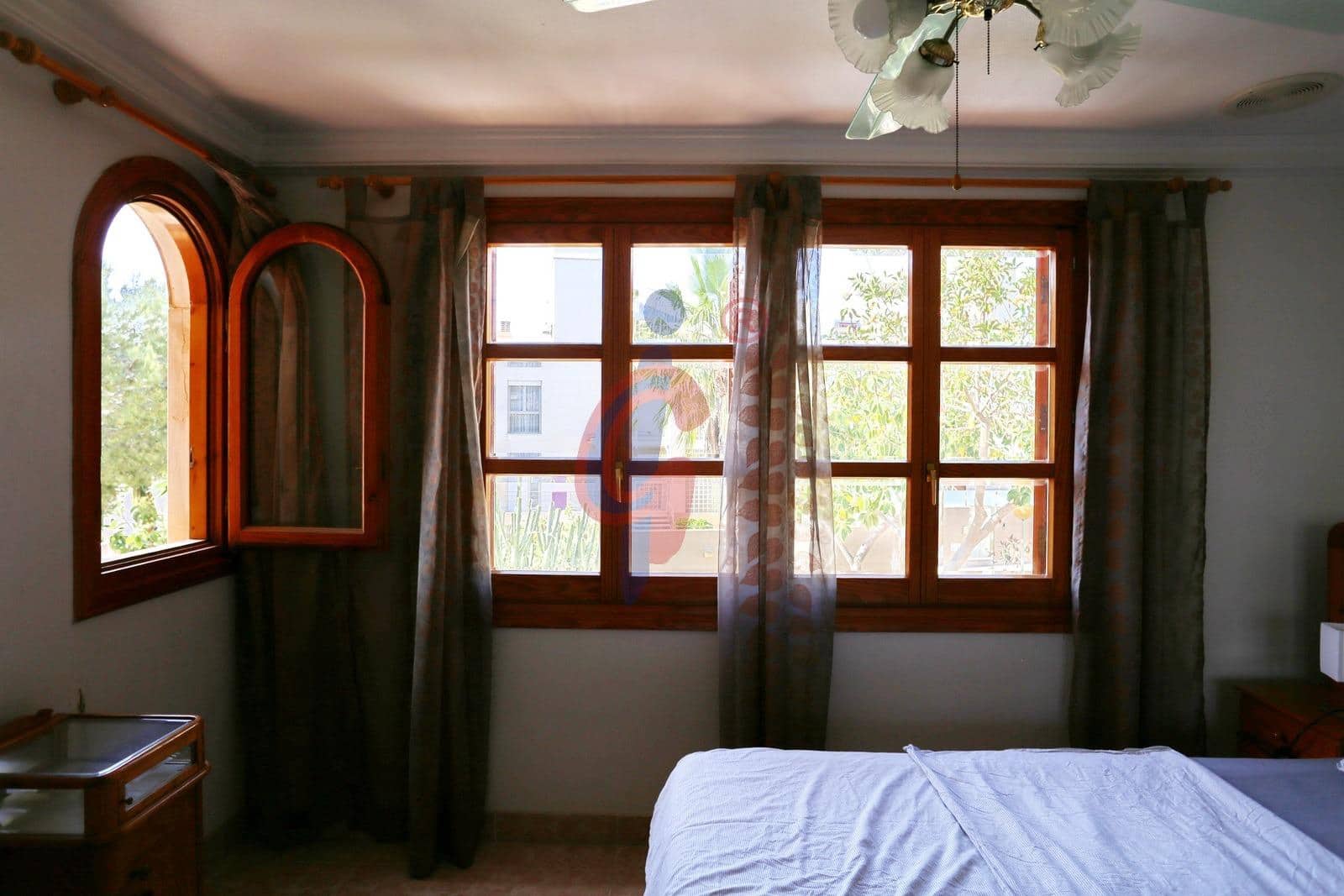 3 soverom Rekkehus til salgs i Guardamar del Segura med garasje - € 395 000 (Ref: 9791153)