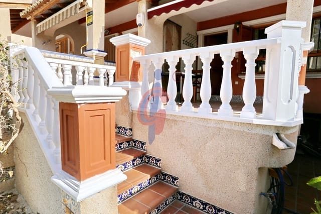 3 sovrum Radhus till salu i El Moncayo - El Pòrtic, Guardamar del Segura med garage - 395 000 € (Ref: 9791153)