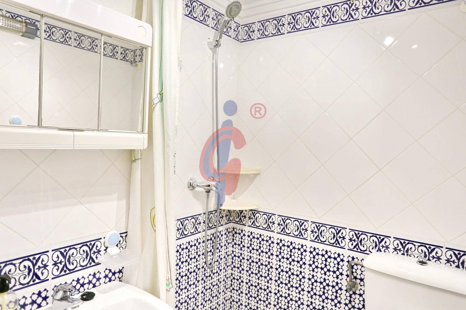 3 soverom Rekkehus til salgs i Guardamar del Segura med garasje - € 395 000 (Ref: 9791153)