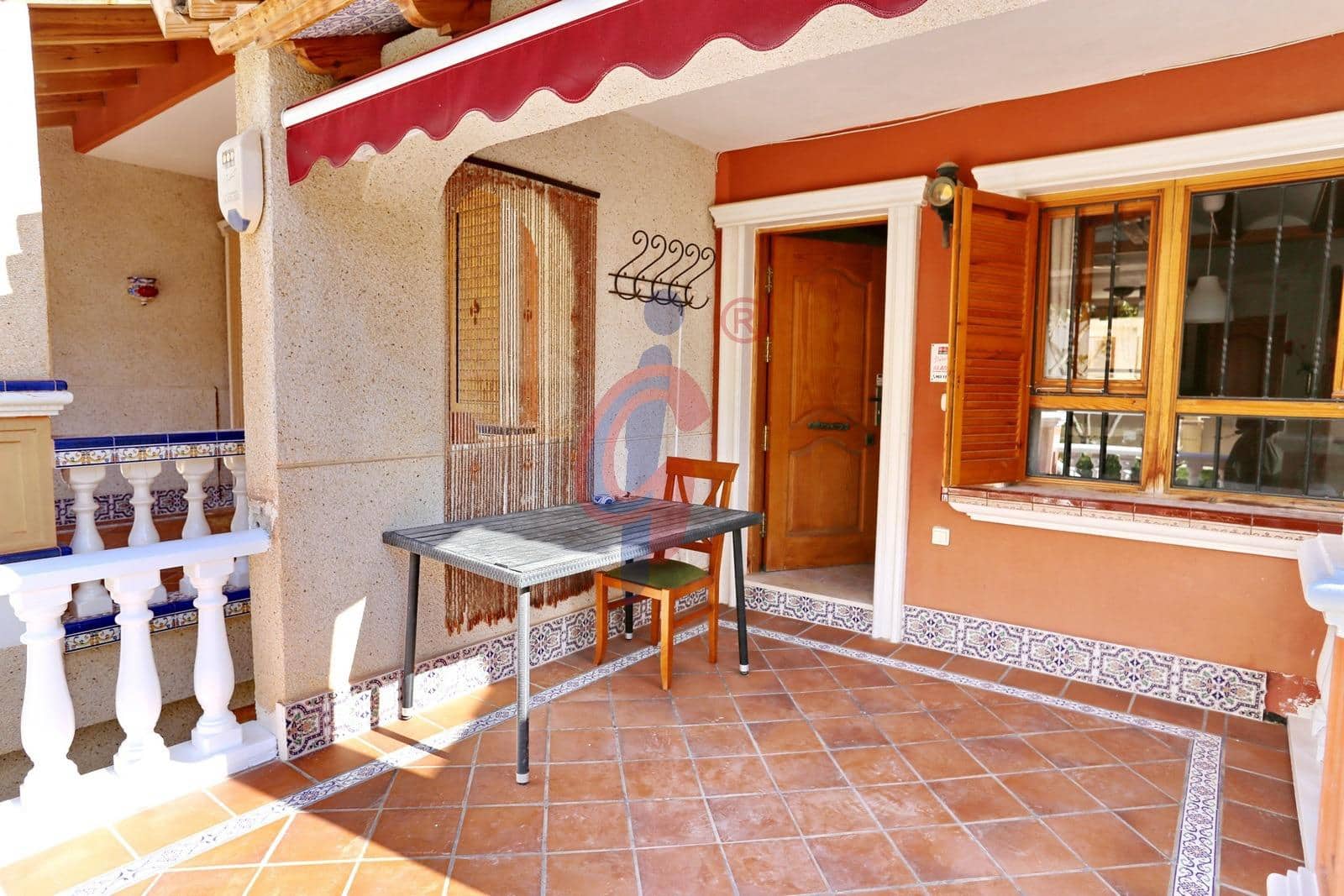 3 soverom Rekkehus til salgs i Guardamar del Segura med garasje - € 395 000 (Ref: 9791153)