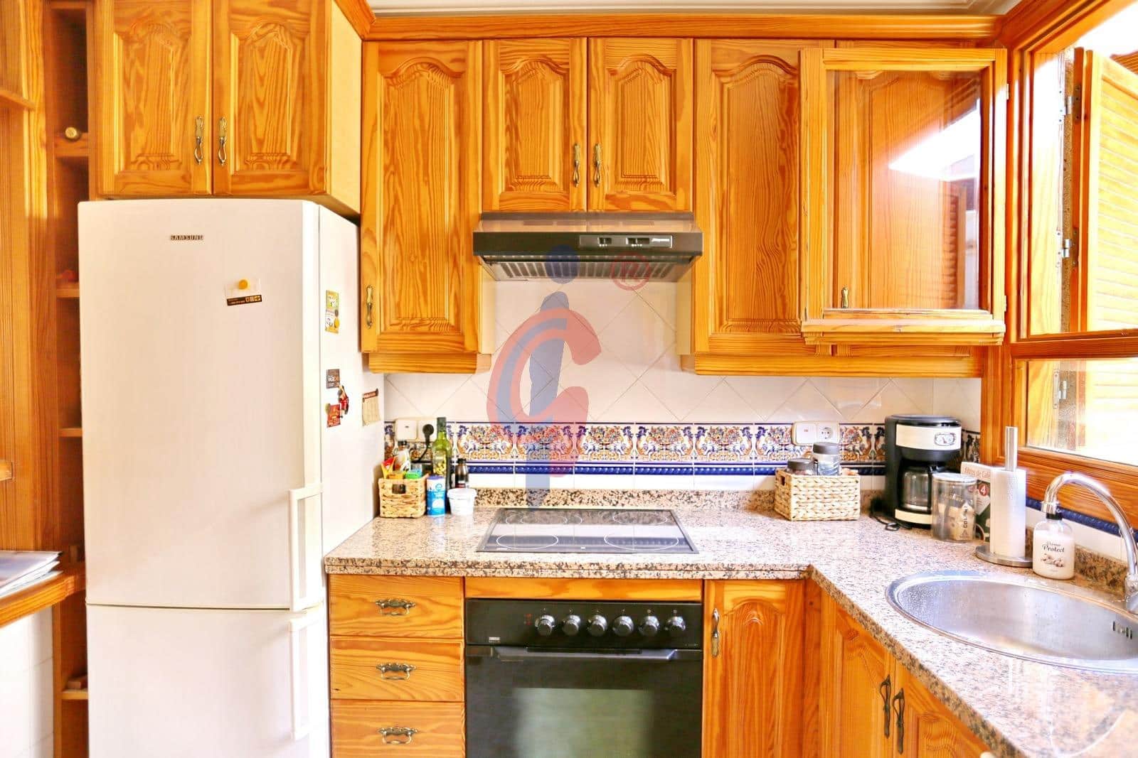 3 soverom Rekkehus til salgs i Guardamar del Segura med garasje - € 395 000 (Ref: 9791153)