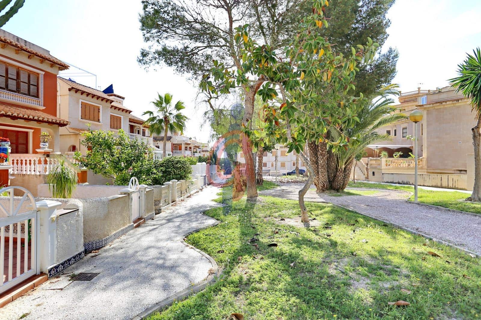 3 soverom Rekkehus til salgs i Guardamar del Segura med garasje - € 395 000 (Ref: 9791153)