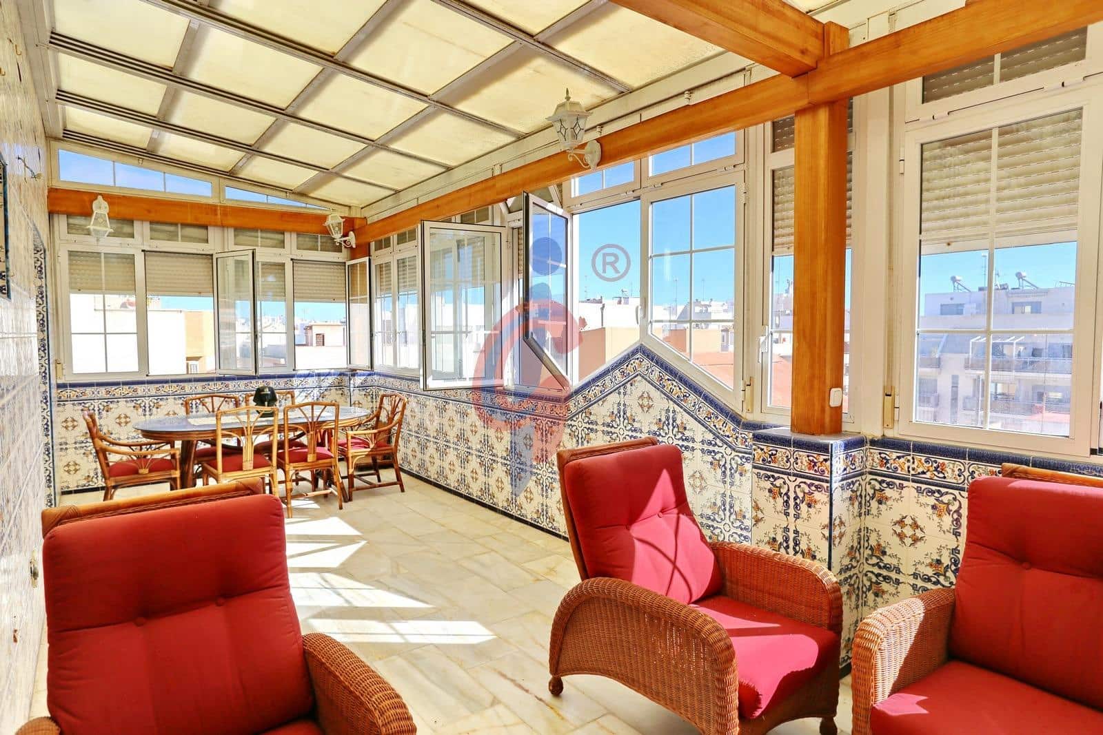 3 sypialnia Penthouse na sprzedaż w Guardamar del Segura z garażem - 325 000 € (Ref: 9794761)