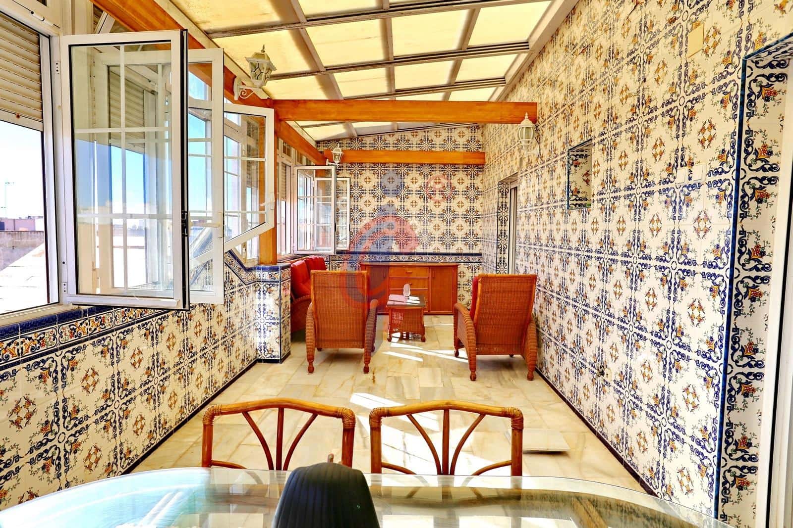 3 sypialnia Penthouse na sprzedaż w Guardamar del Segura z garażem - 325 000 € (Ref: 9794761)