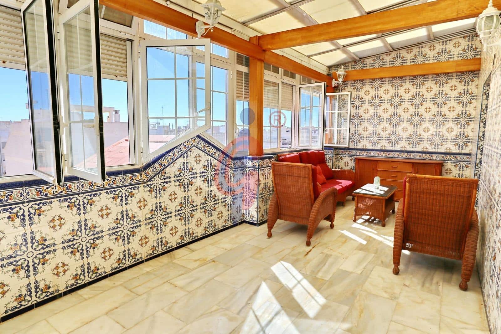 3 sypialnia Penthouse na sprzedaż w Guardamar del Segura z garażem - 325 000 € (Ref: 9794761)