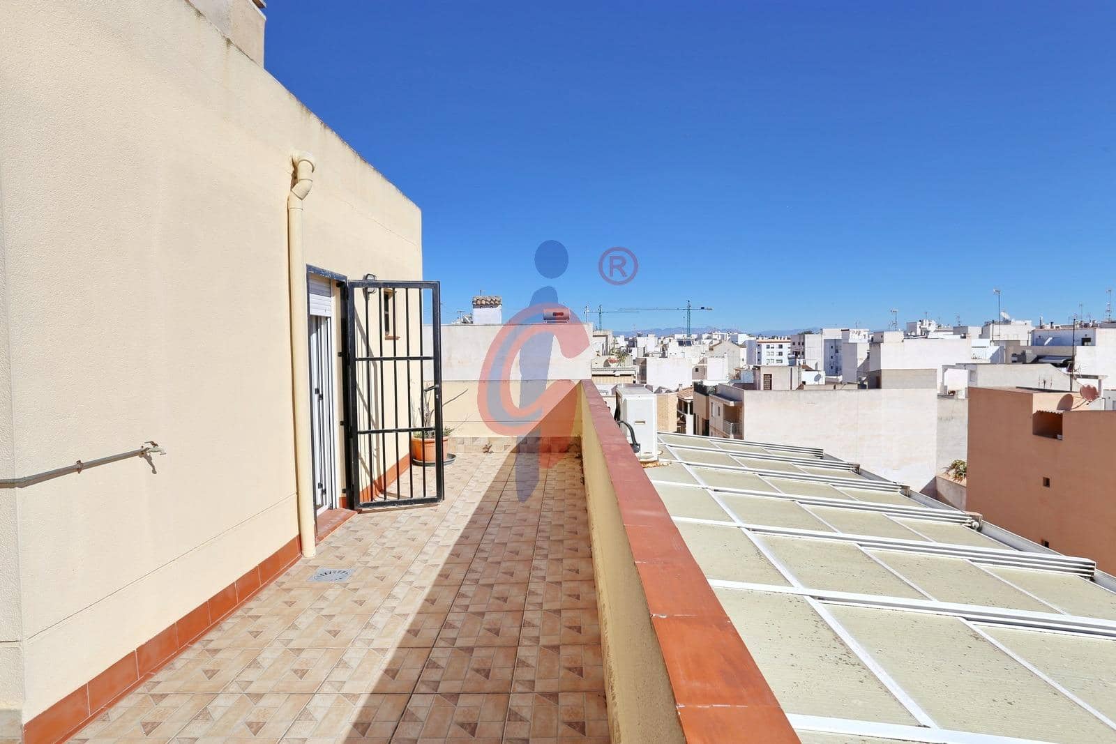 3 sovrum Takvåning till salu i Guardamar del Segura med garage - 325 000 € (Ref: 9794761)