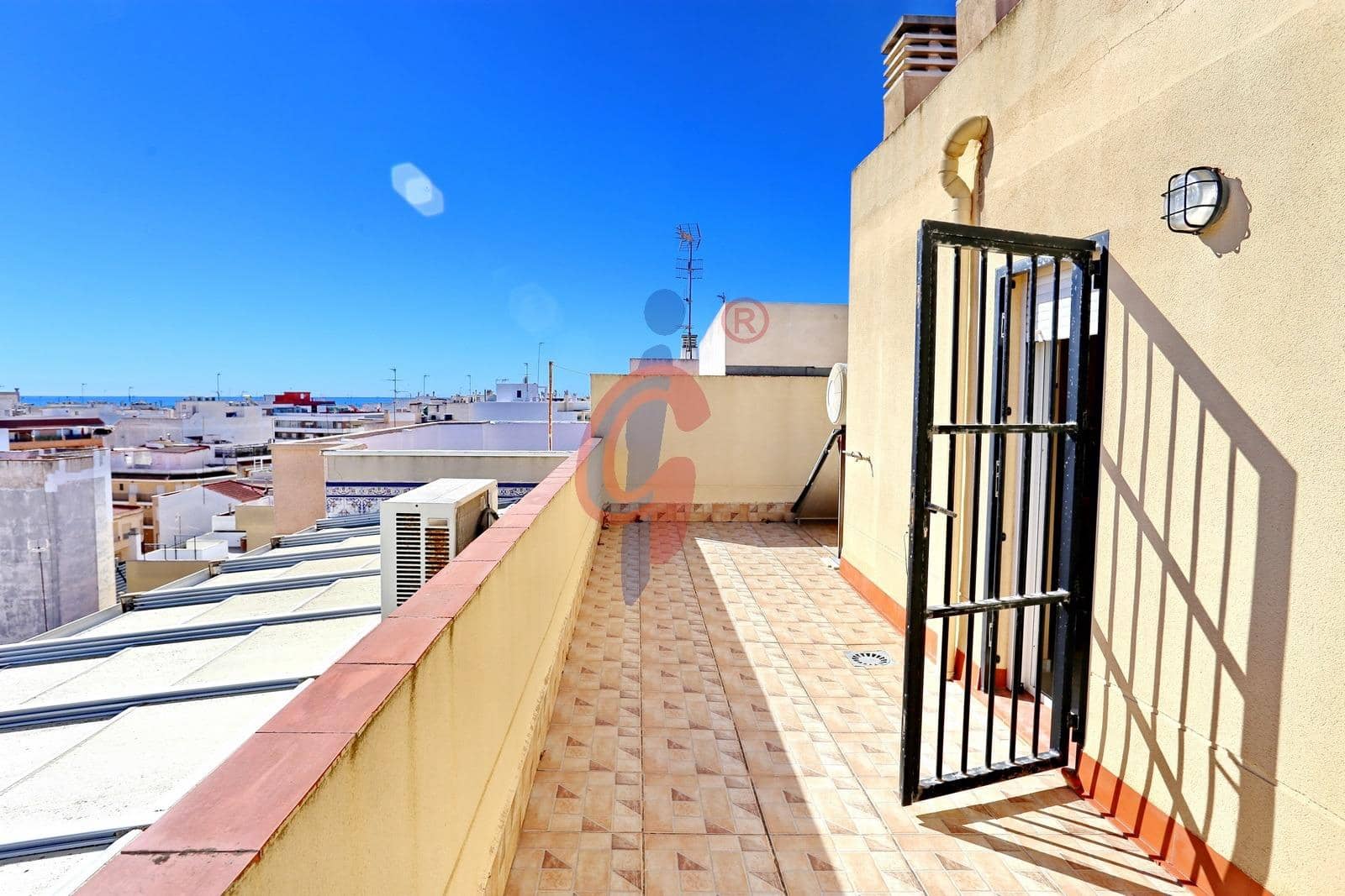 3 sovrum Takvåning till salu i Guardamar del Segura med garage - 325 000 € (Ref: 9794761)
