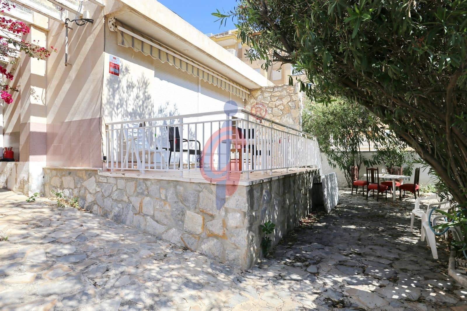 Bungalow de 3 habitaciones en Guardamar del Segura en venta - 330.000 € (Ref: 9794762)