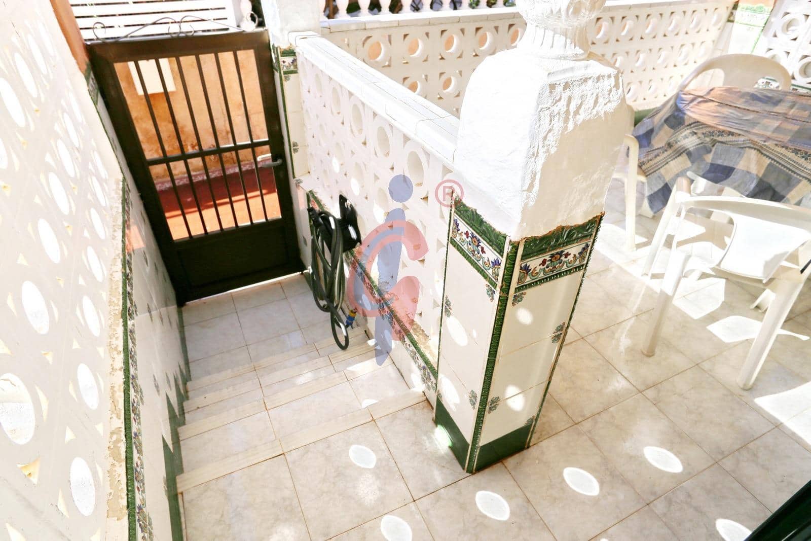 2 Zimmer Reihenhaus zu vermieten in Guardamar del Segura mit Garage - 1.000 € (Ref: 9806559)