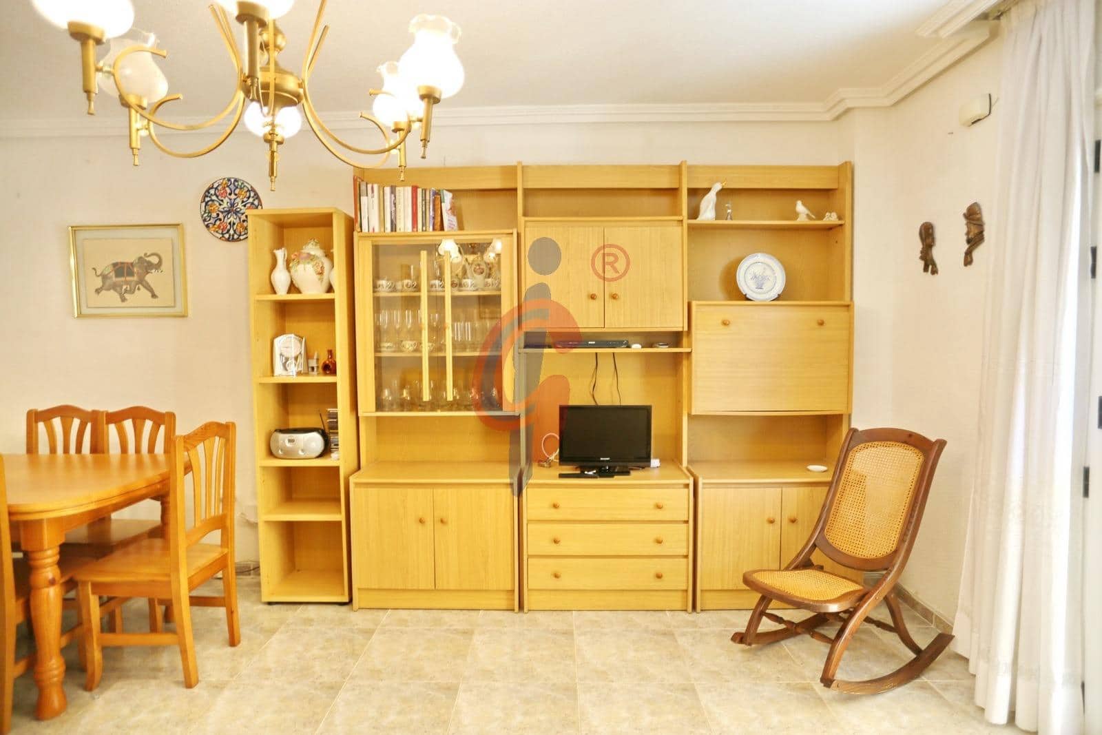 2 Zimmer Reihenhaus zu vermieten in Guardamar del Segura mit Garage - 1.000 € (Ref: 9806559)