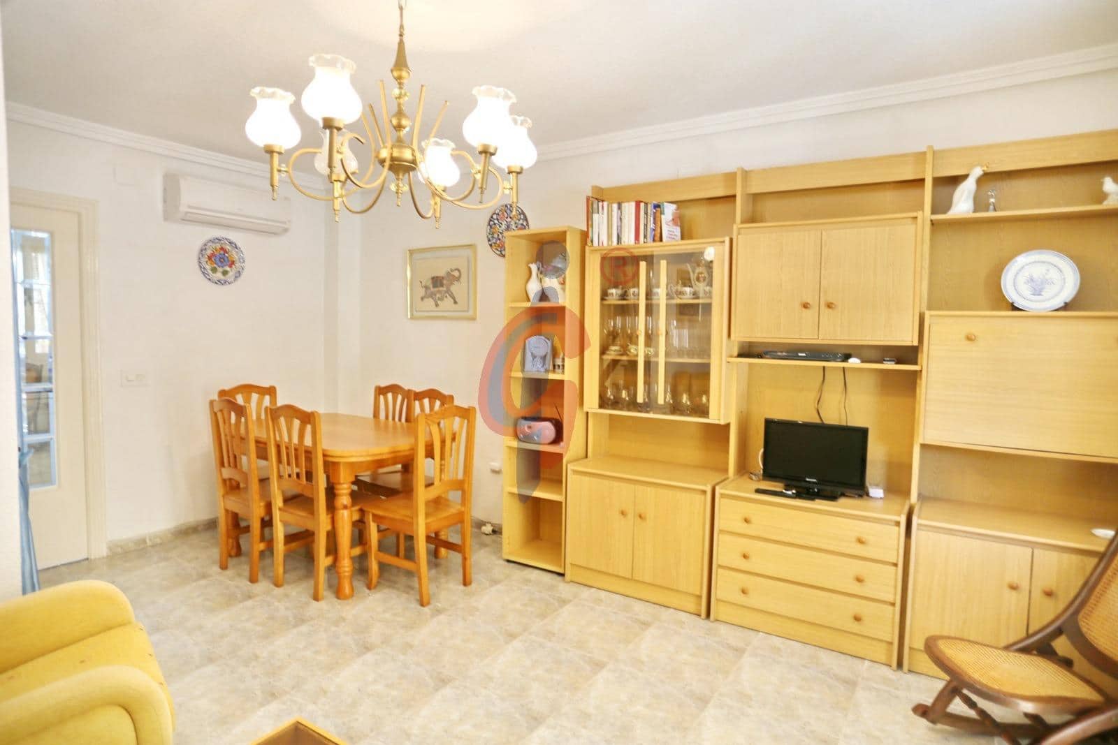 2 Zimmer Reihenhaus zu vermieten in Guardamar del Segura mit Garage - 1.000 € (Ref: 9806559)