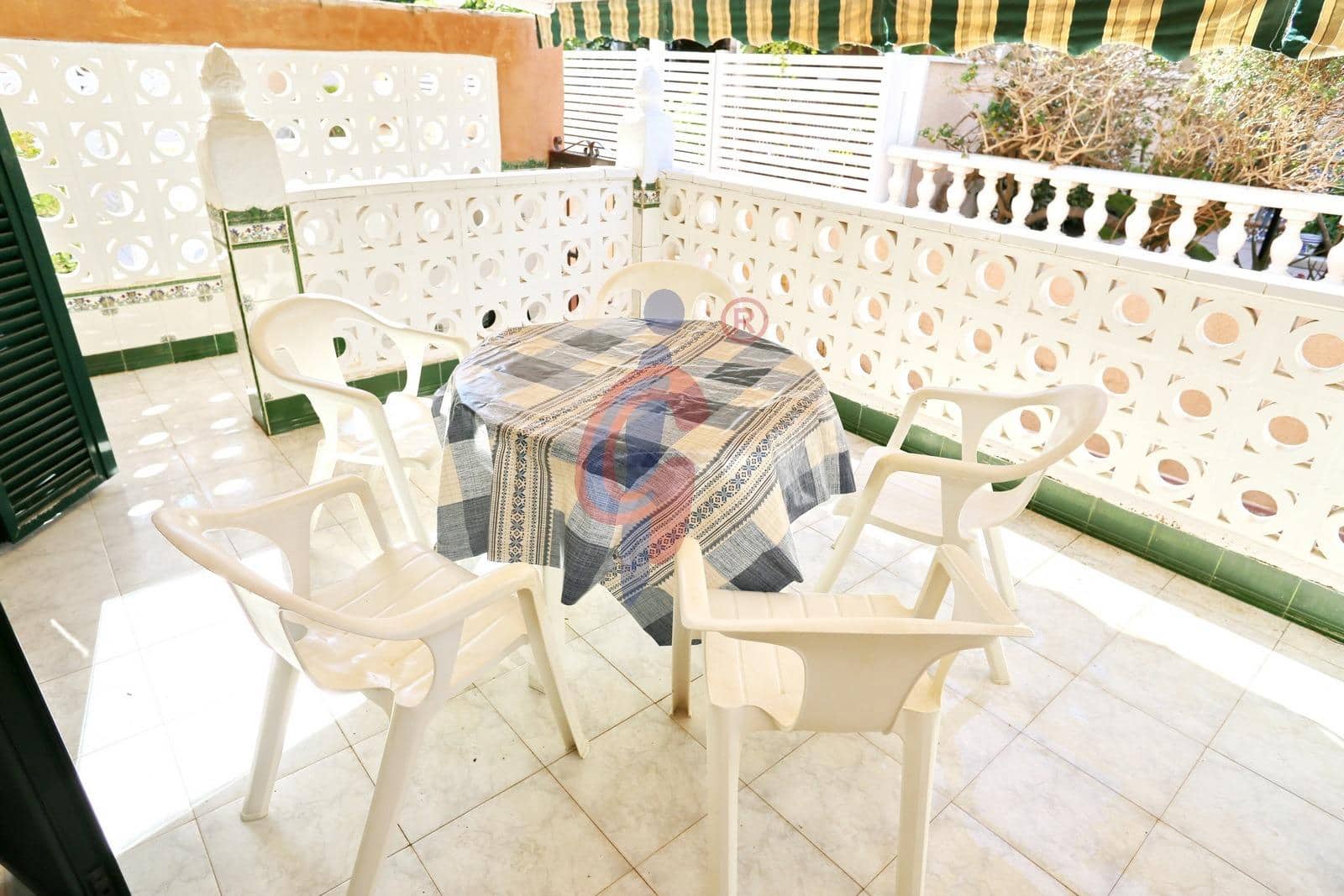 2 Zimmer Reihenhaus zu vermieten in Guardamar del Segura mit Garage - 1.000 € (Ref: 9806559)