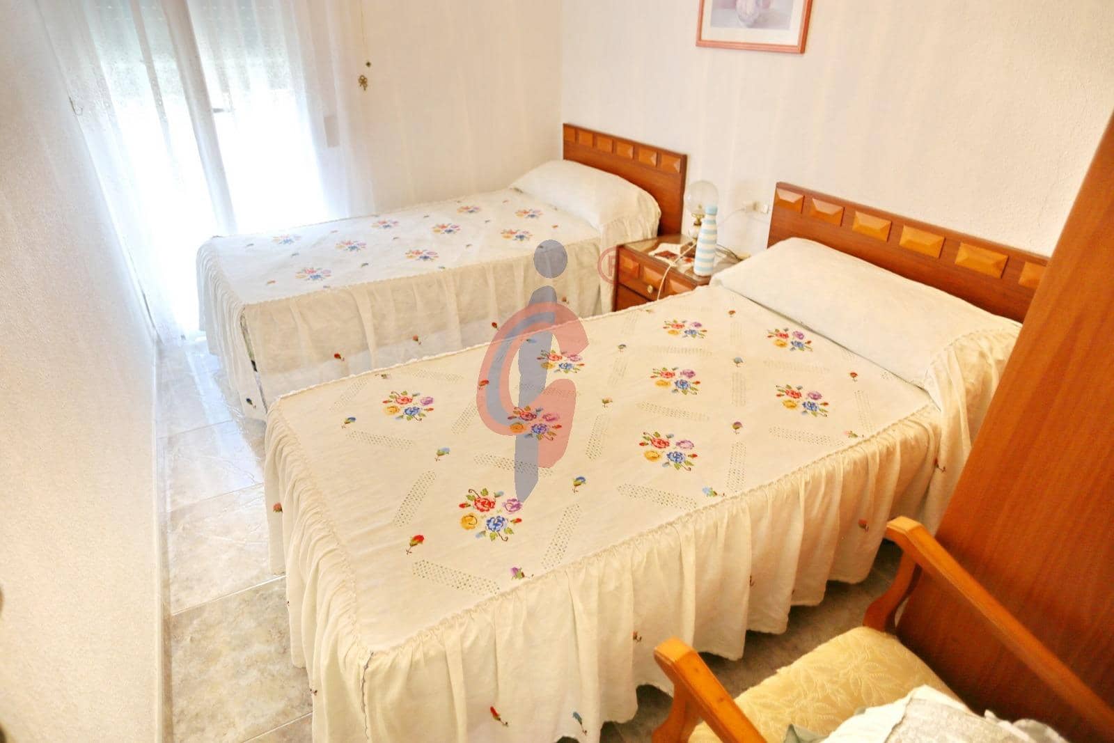 2 Zimmer Reihenhaus zu vermieten in Guardamar del Segura mit Garage - 1.000 € (Ref: 9806559)