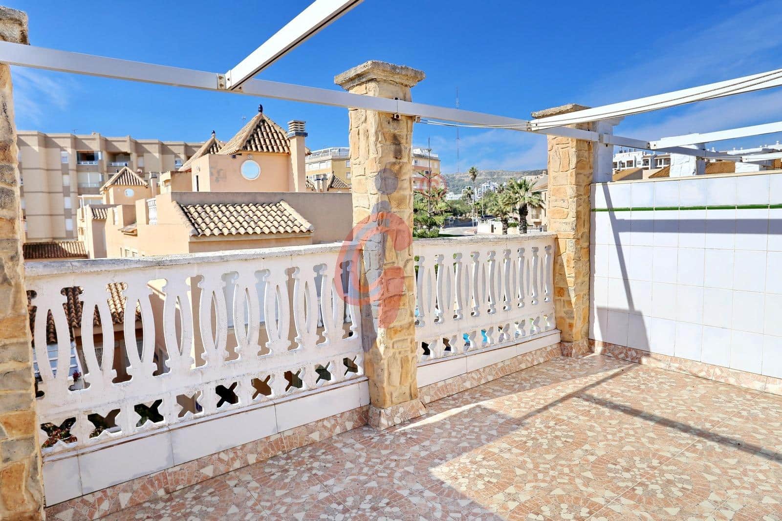 2 Zimmer Reihenhaus zu vermieten in Guardamar del Segura mit Garage - 1.000 € (Ref: 9806559)