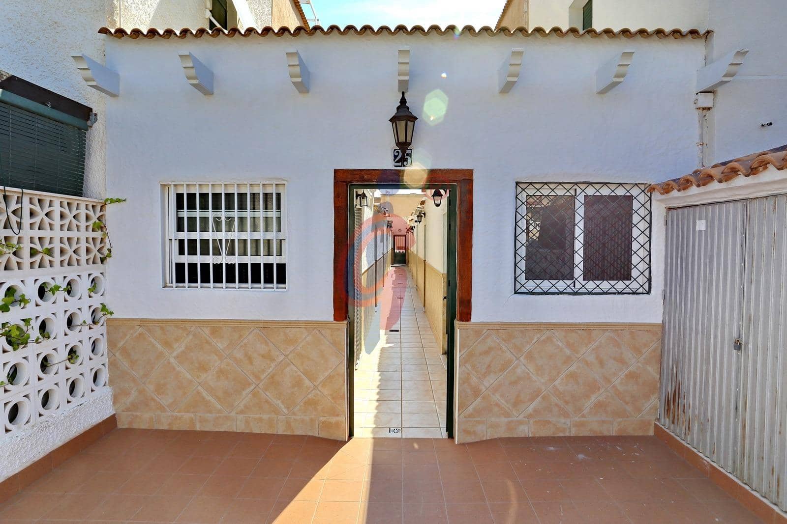 2 Zimmer Reihenhaus zu vermieten in Guardamar del Segura mit Garage - 1.000 € (Ref: 9806559)