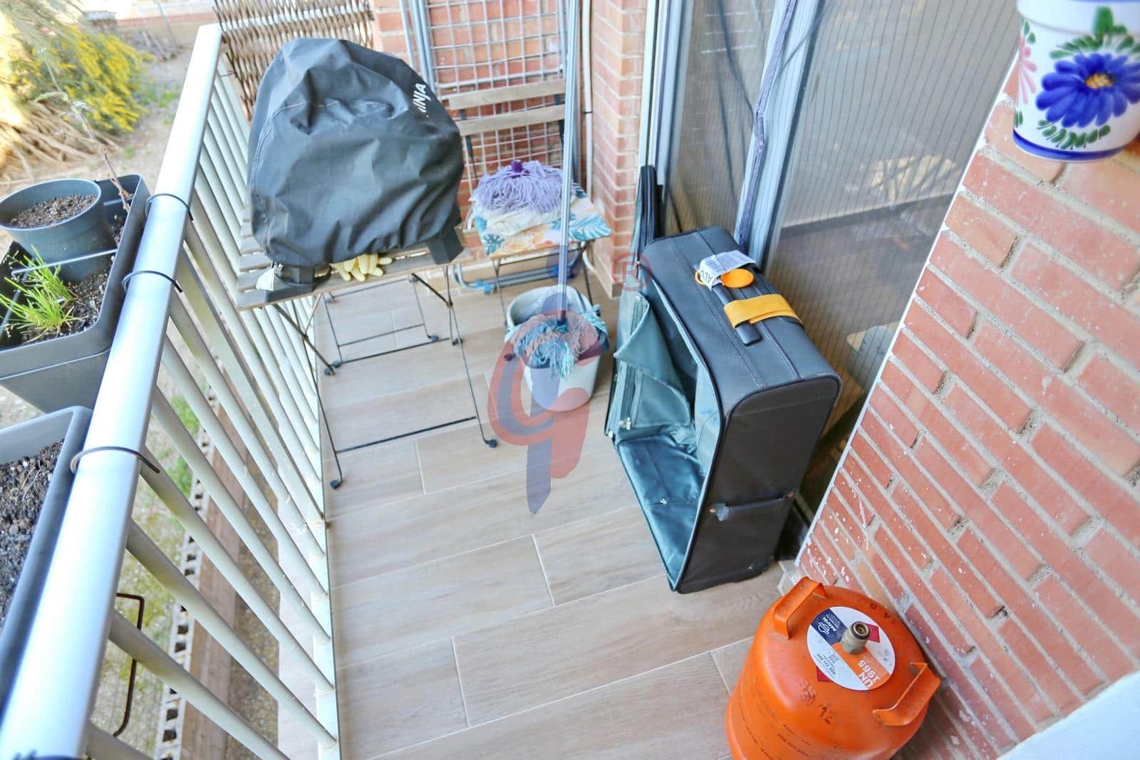 3 Zimmer Apartment zu verkaufen in Guardamar del Segura mit Garage - 220.000 € (Ref: 9808075)