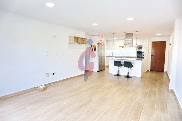 3 bedroom Apartment for sale in Zona Pueblo, Guardamar del Segura with garage - € 199,950 (Ref: 9808075)
