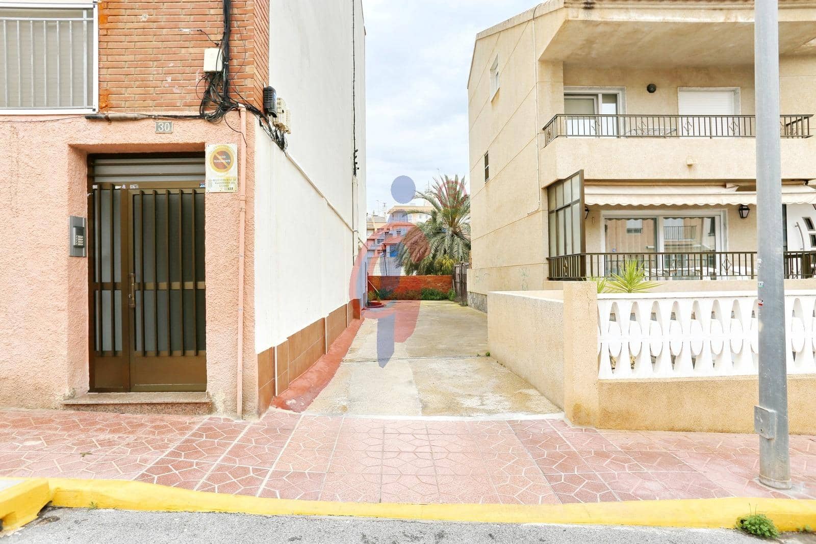 3 bedroom Apartment for sale in Guardamar del Segura with garage - € 199,950 (Ref: 9808075)