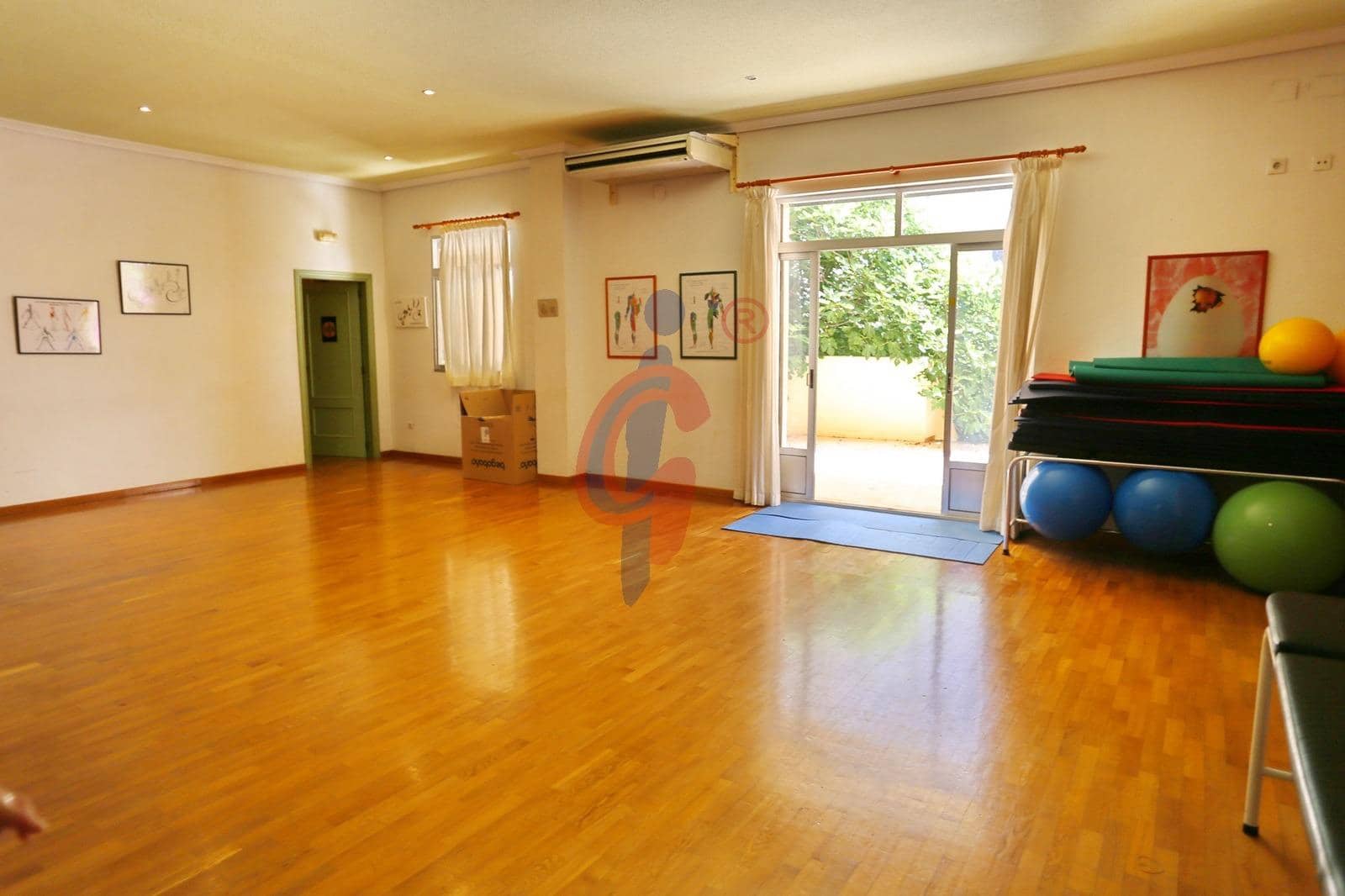3 bedroom Commercial for sale in Guardamar del Segura - € 357,000 (Ref: 9851881)
