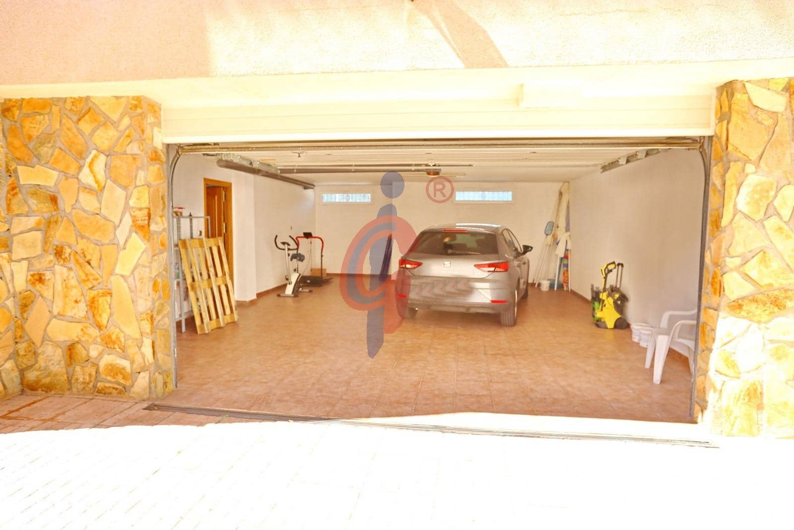 5 bedroom Villa for sale in San Fulgencio with pool garage - € 449,500 (Ref: 9861968)