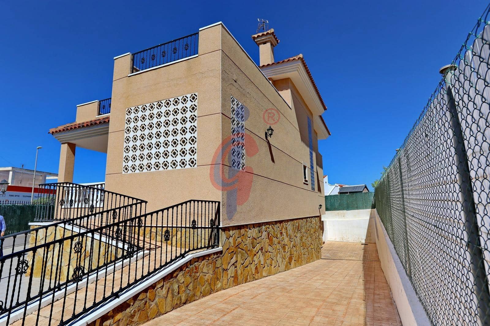 5 bedroom Villa for sale in San Fulgencio with pool garage - € 449,500 (Ref: 9861968)
