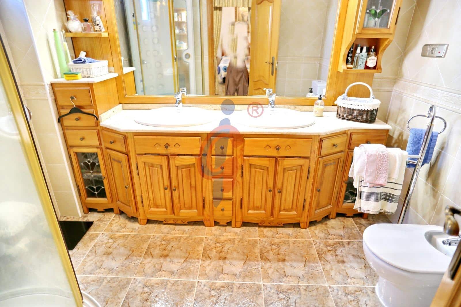 5 bedroom Villa for sale in San Fulgencio with pool garage - € 449,500 (Ref: 9861968)
