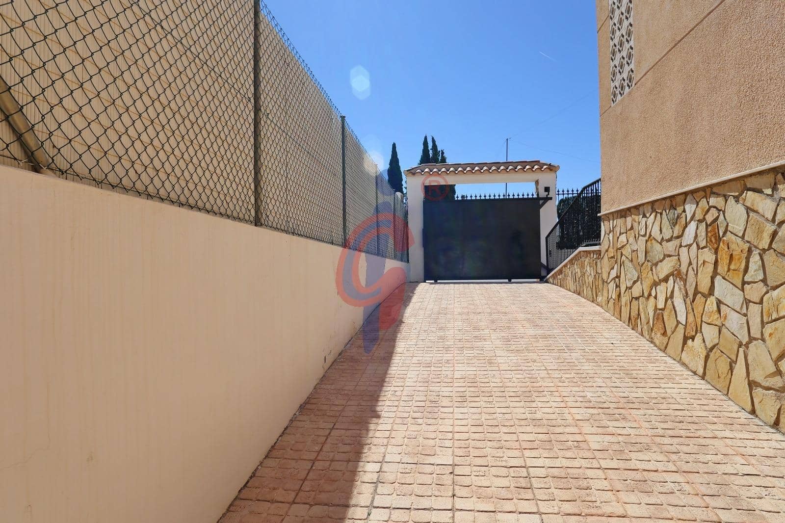 5 bedroom Villa for sale in San Fulgencio with pool garage - € 449,500 (Ref: 9861968)
