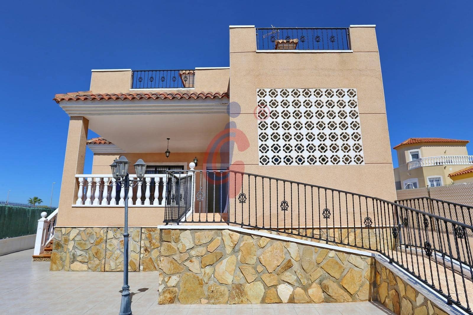 5 bedroom Villa for sale in San Fulgencio with pool garage - € 449,500 (Ref: 9861968)