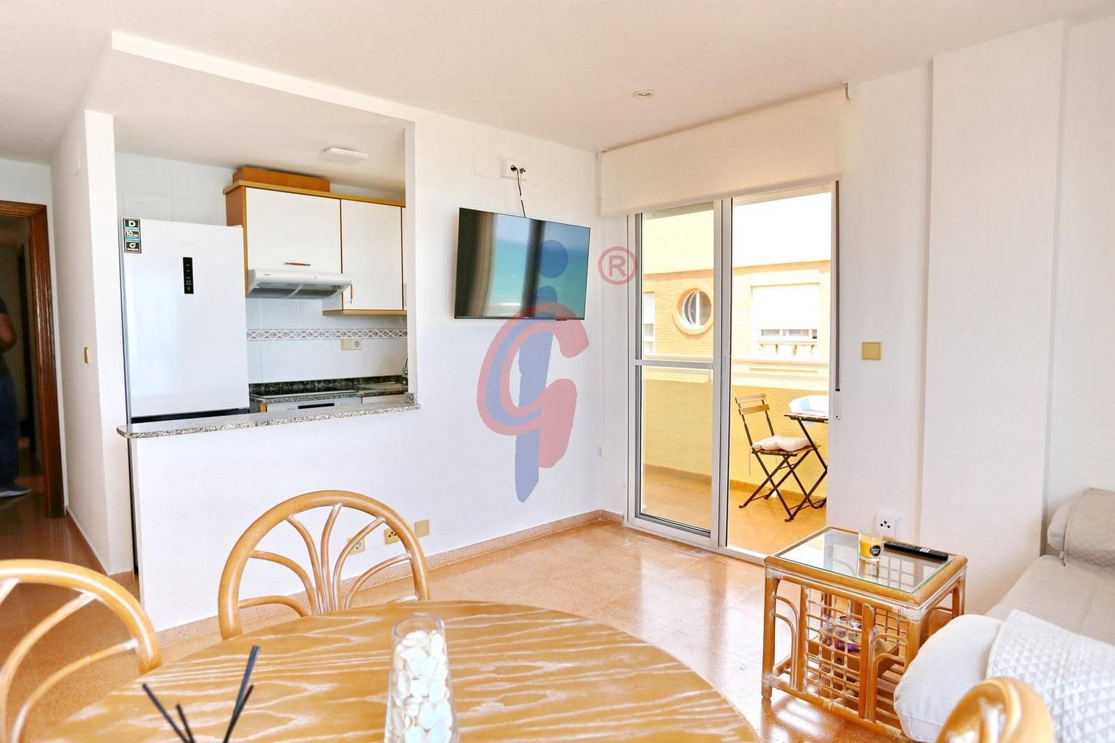 Apartamento de 2 habitaciones en Guardamar del Segura en alquiler con garaje - 1.000 € (Ref: 9882008)