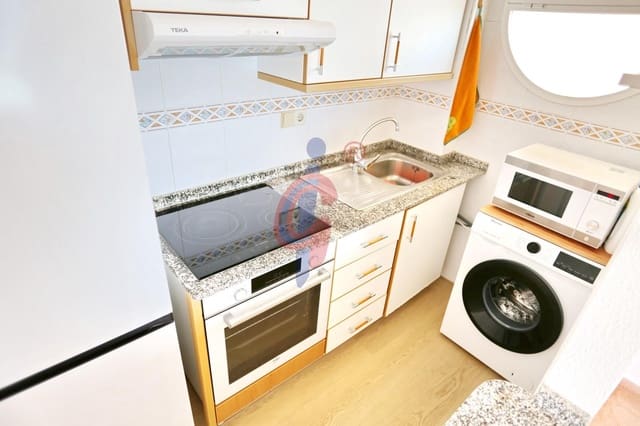 Apartamento de 2 habitaciones en Guardamar Playa, Guardamar del Segura en alquiler - 1.000 € (Ref: 9882008)