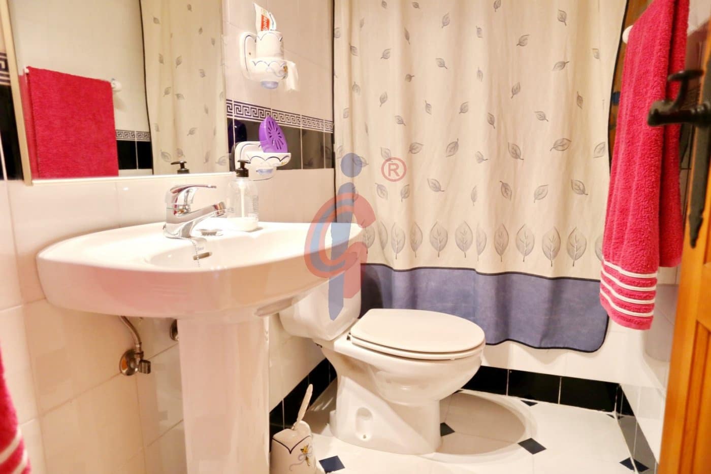 3 bedroom Apartment for sale in Guardamar del Segura with pool - € 209,950 (Ref: 9896435)