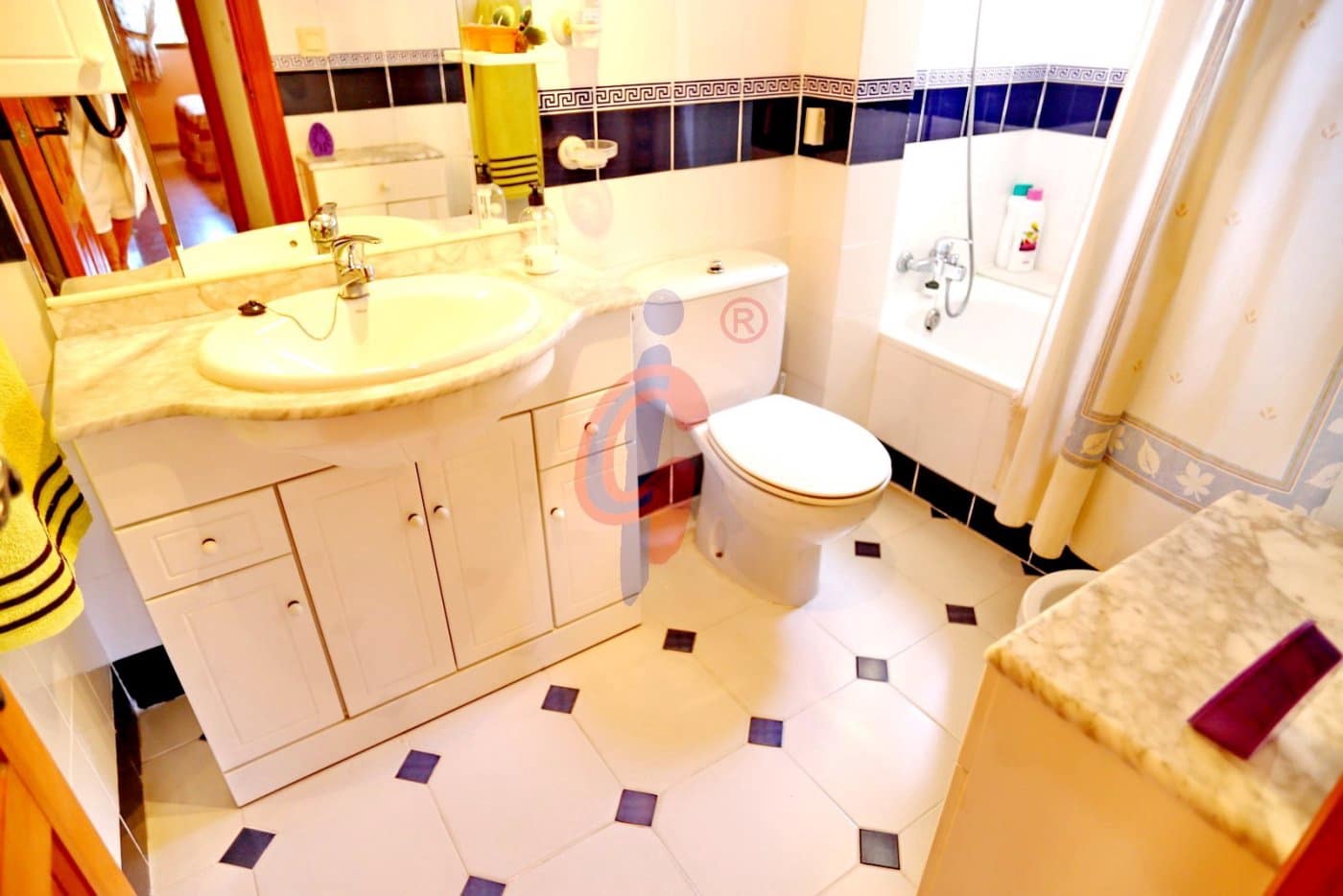 3 bedroom Apartment for sale in Guardamar del Segura with pool - € 209,950 (Ref: 9896435)
