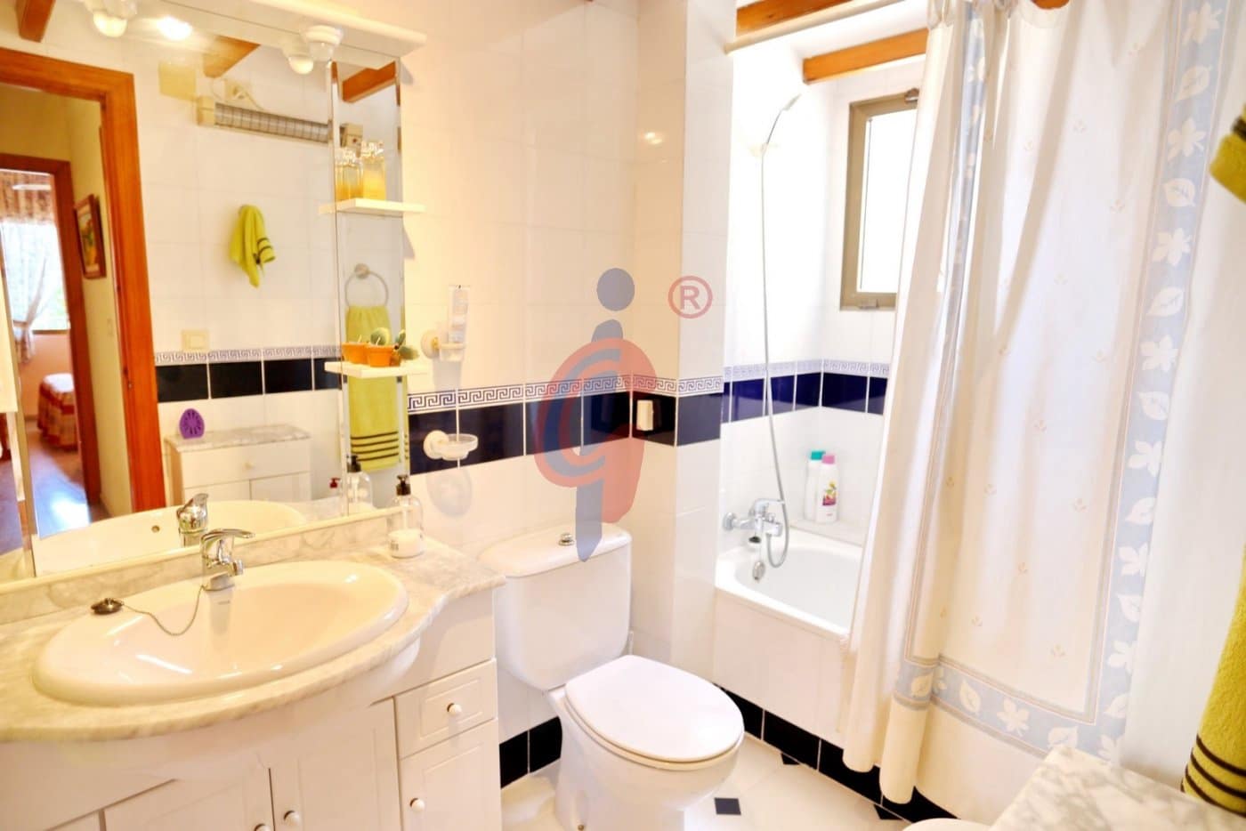 3 bedroom Apartment for sale in Guardamar del Segura with pool - € 209,950 (Ref: 9896435)