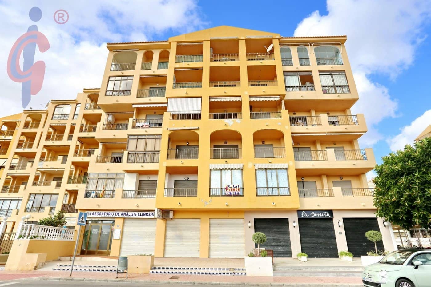3 bedroom Apartment for sale in Guardamar del Segura with pool - € 209,950 (Ref: 9896435)