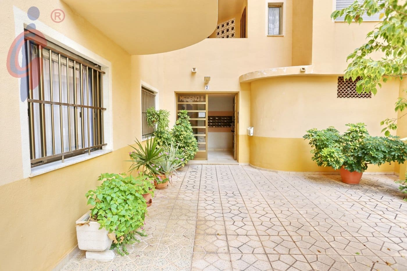 3 bedroom Apartment for sale in Guardamar del Segura with pool - € 209,950 (Ref: 9896435)