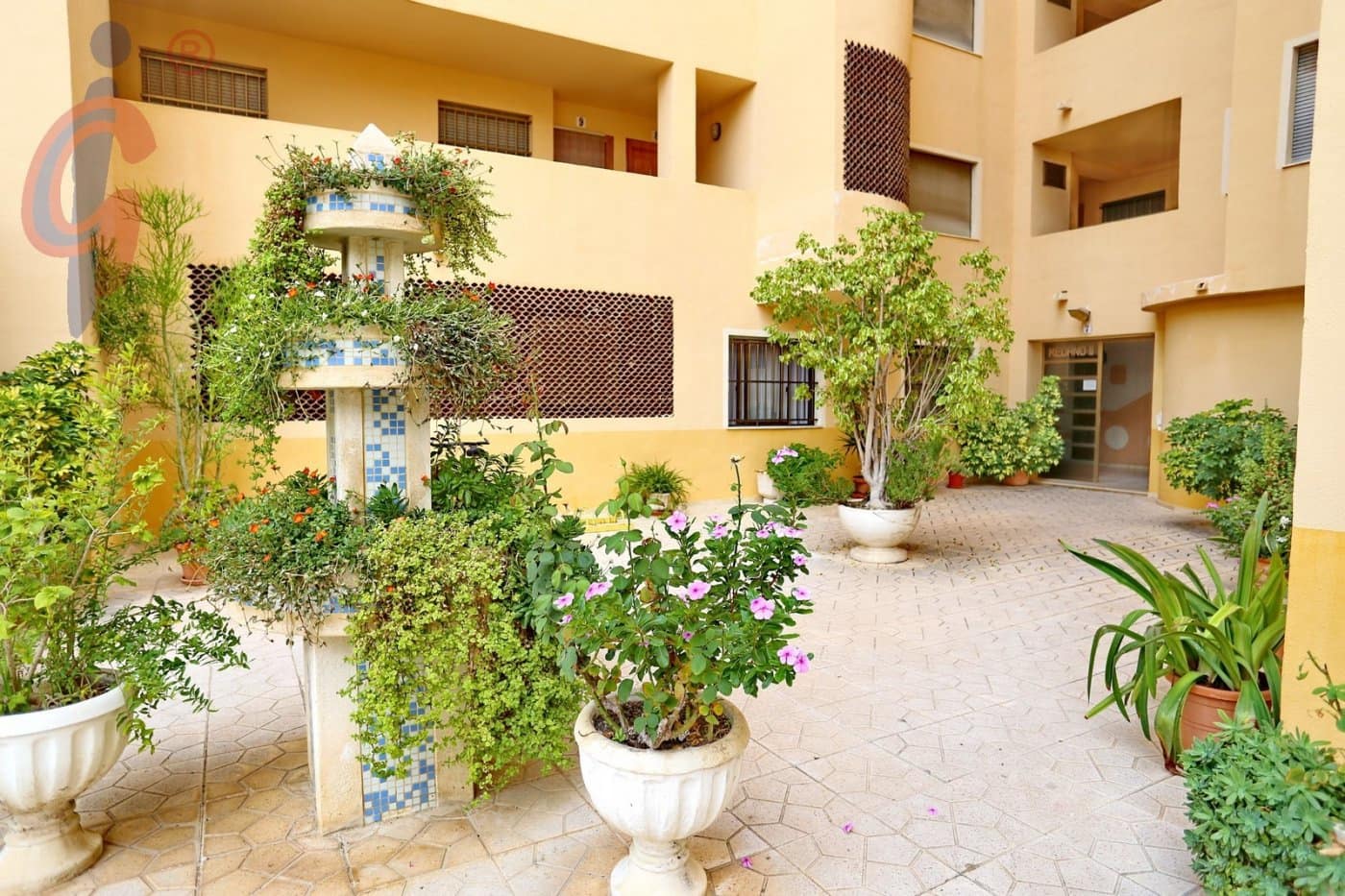 3 bedroom Apartment for sale in Guardamar del Segura with pool - € 209,950 (Ref: 9896435)