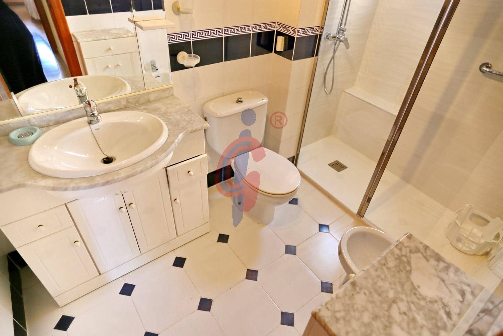 3 soveværelse Lejlighed til salg i Guardamar del Segura med swimmingpool - € 209.950 (Ref: 9896435)