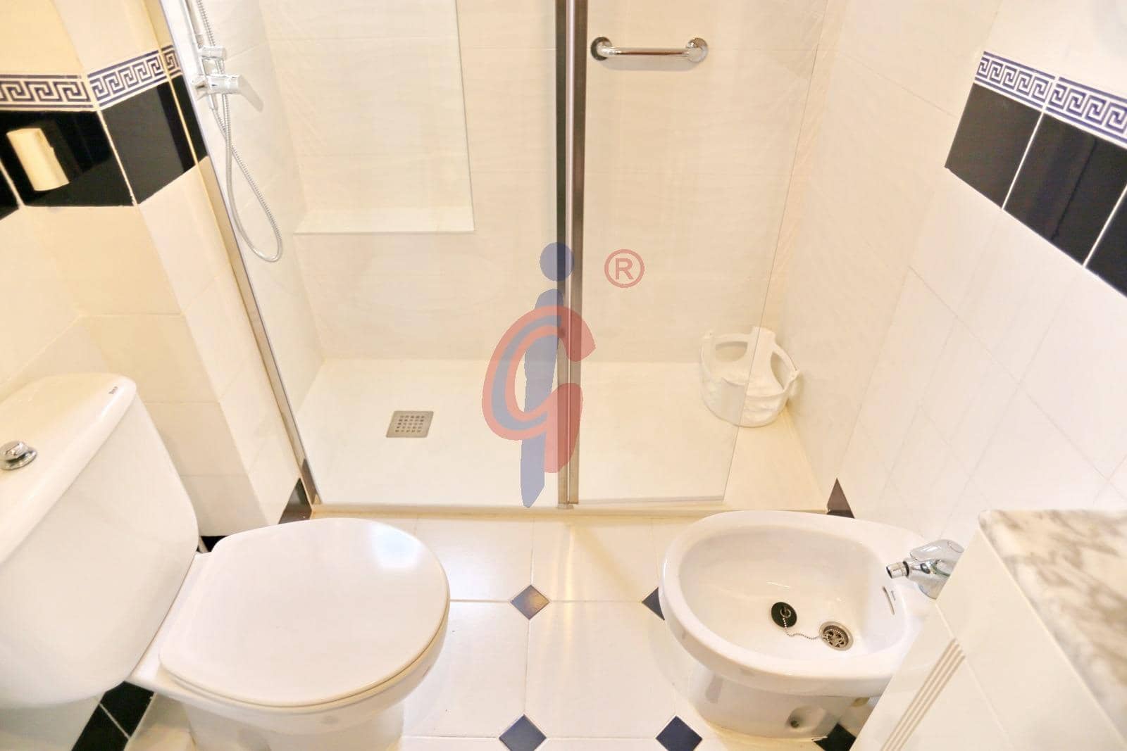 3 soveværelse Lejlighed til salg i Guardamar del Segura med swimmingpool - € 209.950 (Ref: 9896435)