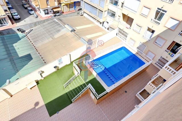 Apartamento de 2 habitaciones en Las Viñas, Guardamar del Segura en venta con piscina - 152.995 € (Ref: 9904074)
