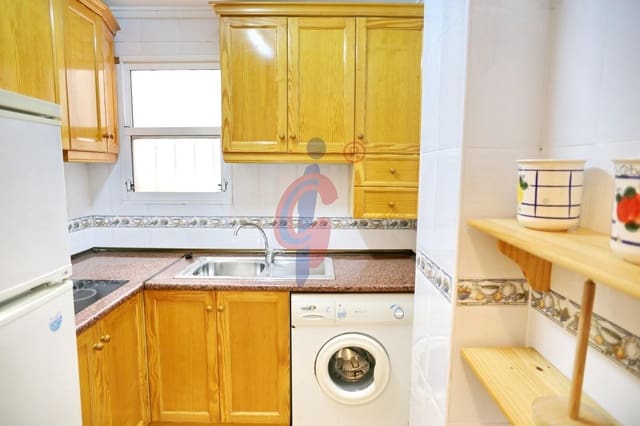 Apartamento de 2 habitaciones en Las Viñas, Guardamar del Segura en venta con piscina - 152.995 € (Ref: 9904074)