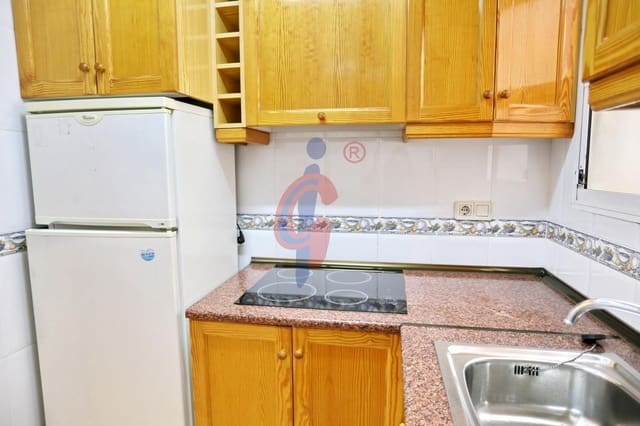 Apartamento de 2 habitaciones en Las Viñas, Guardamar del Segura en venta con piscina - 152.995 € (Ref: 9904074)
