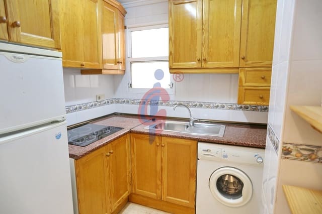 Apartamento de 2 habitaciones en Las Viñas, Guardamar del Segura en venta con piscina - 152.995 € (Ref: 9904074)